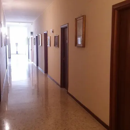 Hotel La Casa Del Pellegrino